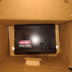 Genie 7055 Garage Door Opener 