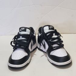 Nike panda dunks Low Size 7