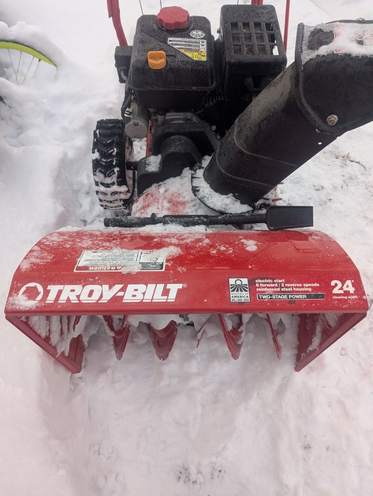 Troy-Bilt Storm 2410 Snowblower 