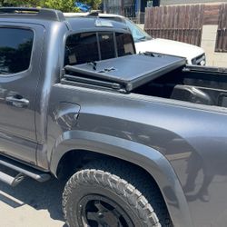 Toyota Tacoma Hard Tri Fold Bed Covers