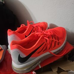 Nike Air Max 11.5