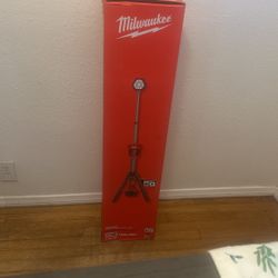 Brand New Sealed Milwaukee M18 18-Volt Lithium-Ion Cordless Rocket Dual Power Tower Light (Tool-Only)