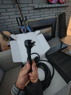 Tesla mobile connector