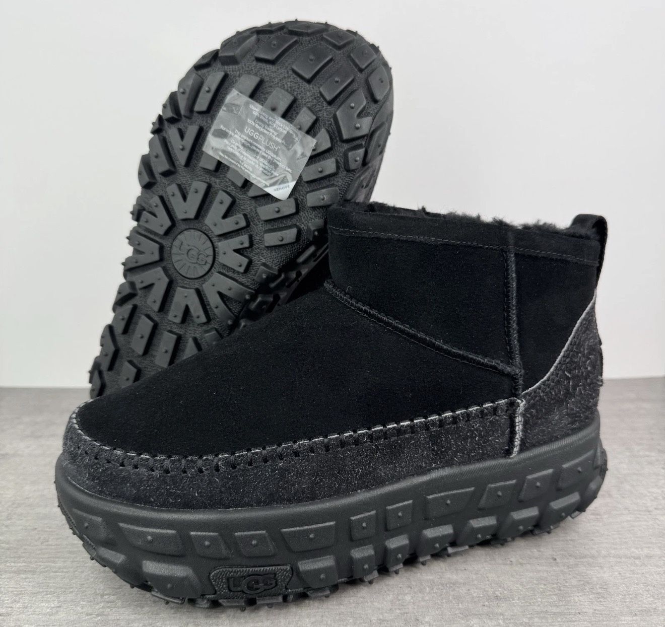 UGG VENTURE DAZE ULTRA MINI BLACK/BLACK ALL GENDER BOOTS SIZE US M6/W7 new no box