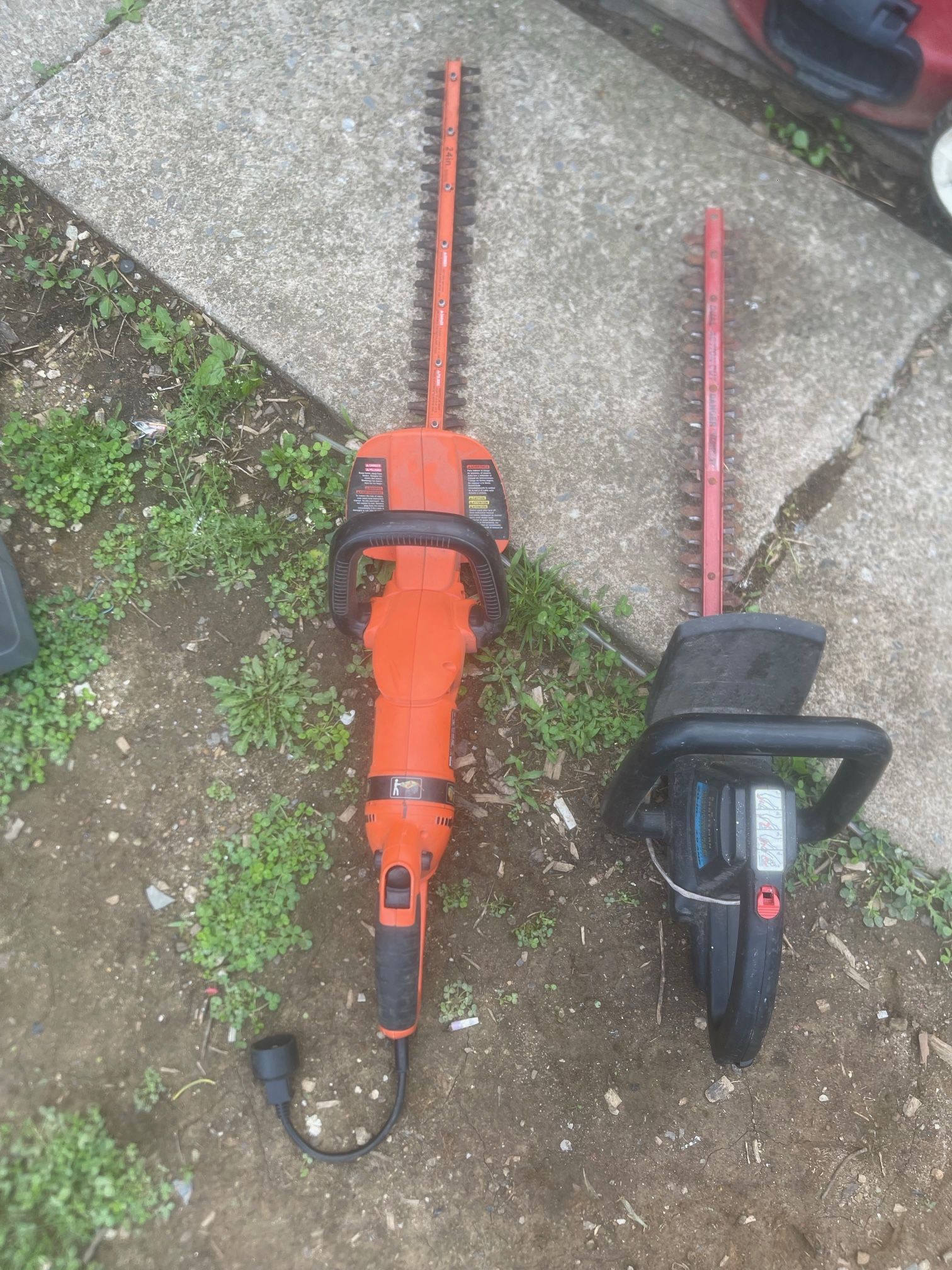 2 Electric Hedge Trimmers 