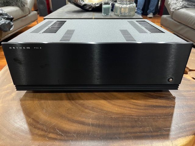 Anthem PVA 4, 4-channel power amplifier