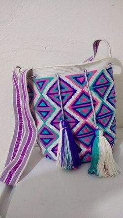 Original hand weaved Colombian wayuu bag