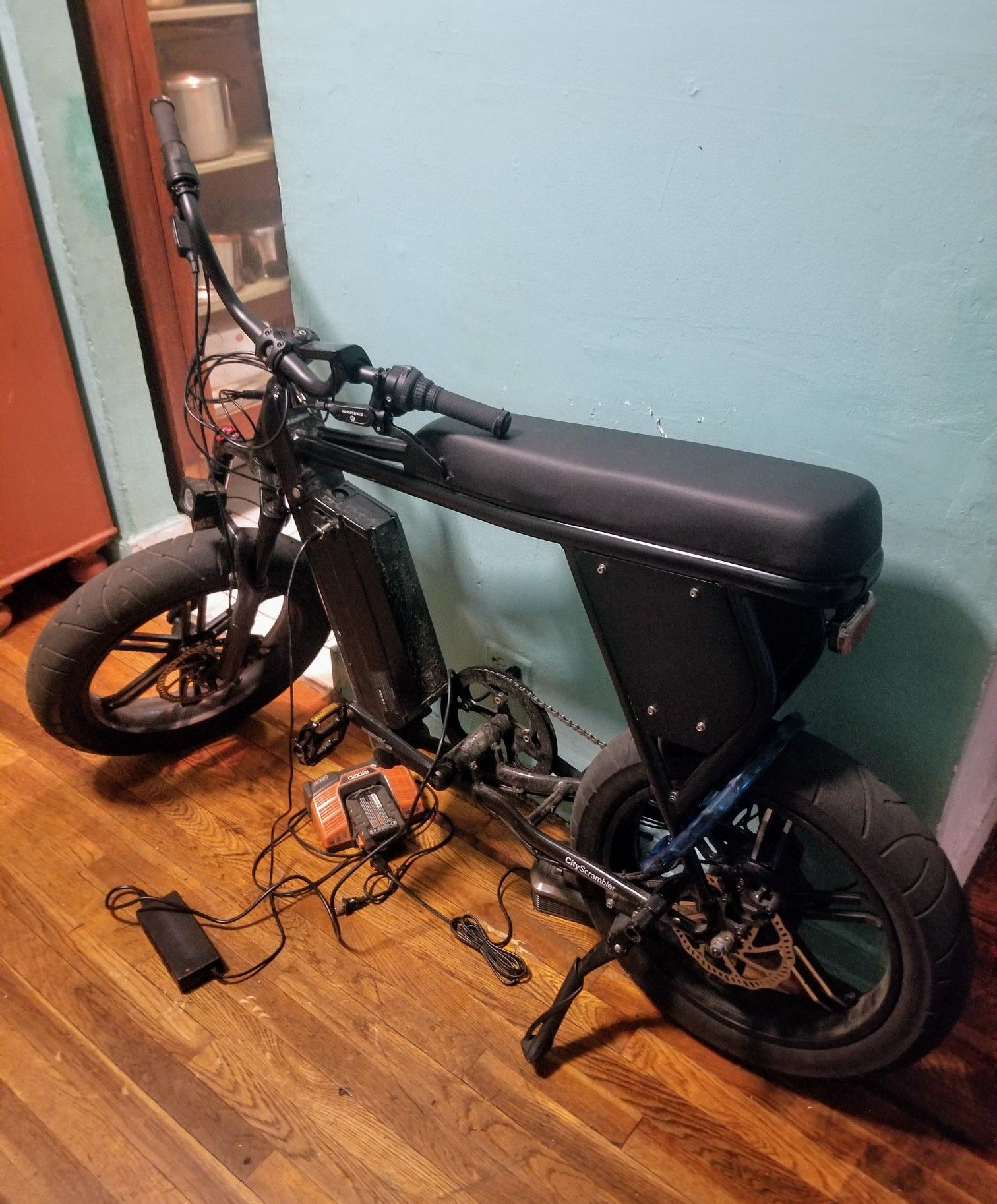 Juiced Bikes City Scrambler Electric Bike - used but works great