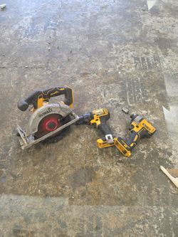 Dwalt drills and skilsaw