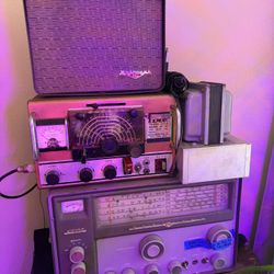 Vintage Ham Radio With National Speaker 