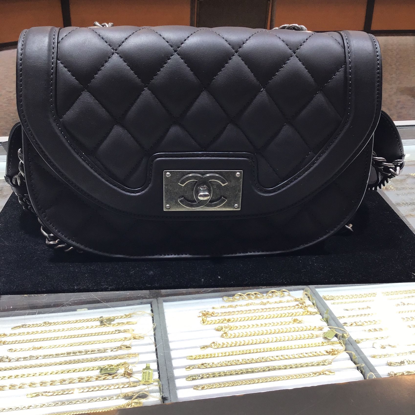 Chanel Hand Bag for Sale in Detroit, MI - OfferUp