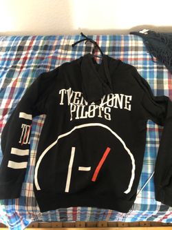 Twenty One Pilots Hoodie (Large)