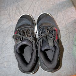 Black and red Under Armour Basketball Shoes 