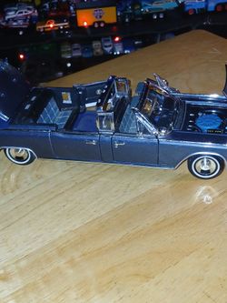 Die cast limousine