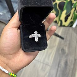 ICEY Cross VVS Ring
