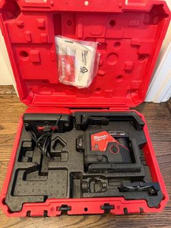 M12 12-Volt Lithium-Ion Cordless Green 250 ft. 3-Plane Laser Level Kit with One 4.0 Ah Battery, Char