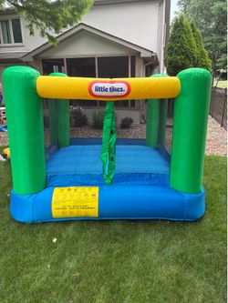 Little tikes jump bounce house
