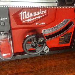 MILWAUKEE TABLE SAW  M18 FUEL ONE-KEY 18-Volt Lithium-Ion Brushless Cordless 8-1/4 in. Table Saw (Tool-Only) & 8-1/4 in Blade