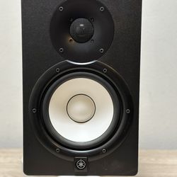  Yamaha HS7 Powered Studio Monitor