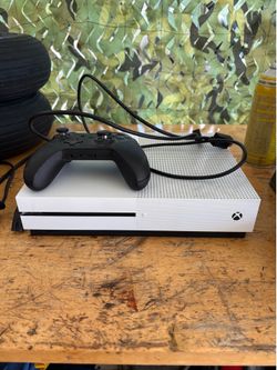 Xbox One S 1TB with Elite scuff Controller