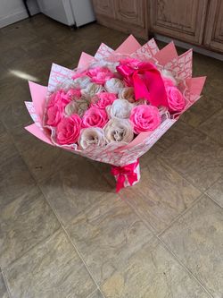 Ramo de rosas artificiales