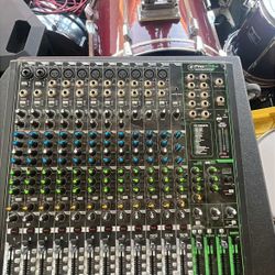 Mackie 16 channel  fx mixer