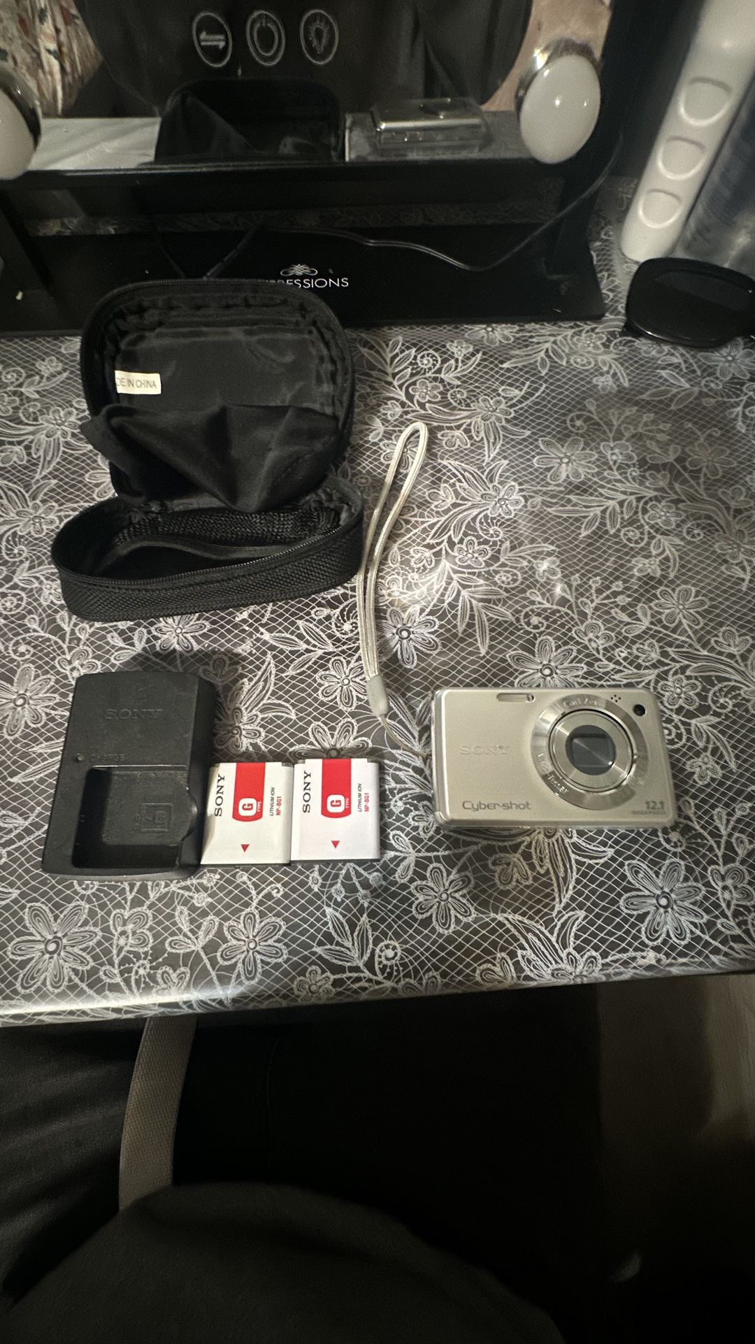 sony cybershot 12.1 mpx