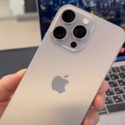 Apple IPhone 15 Pro Max 256gb Unlocked Like New Condition In Box