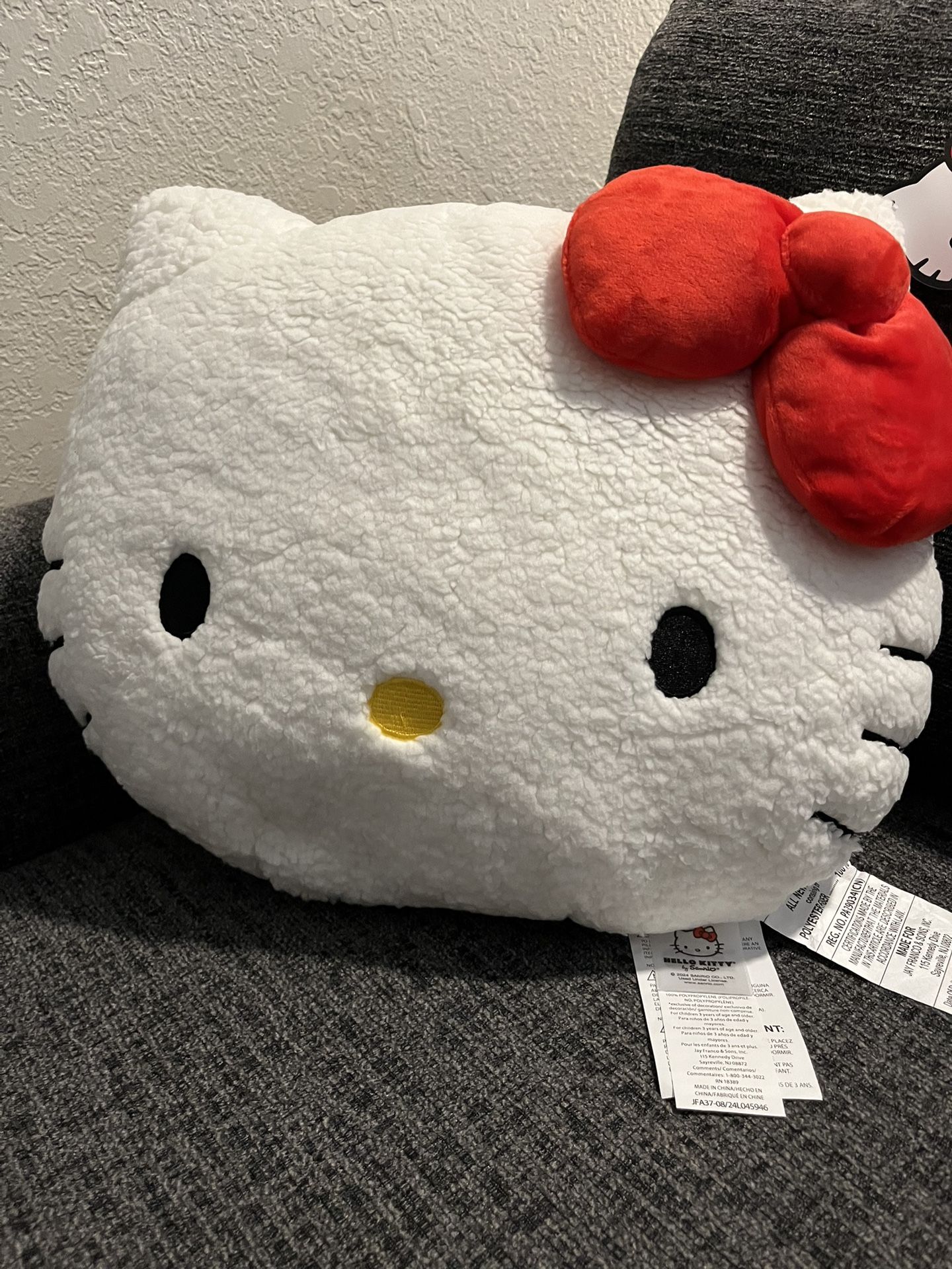 Hello kitty Sherpa pillow