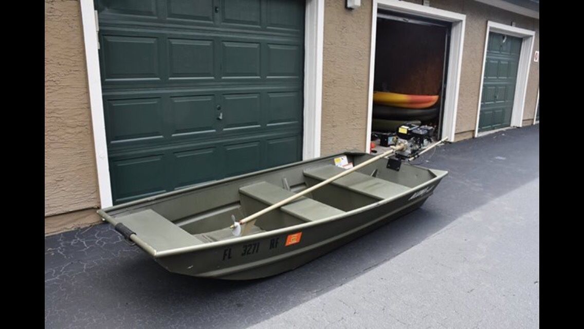 10ft. Alumacraft with brand new 7HP Mud Skipper long tail mud motor