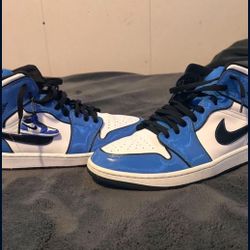 Jordan 1 Mid 