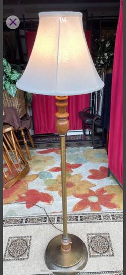 53" H, Floor Vintage Lamp, Brass and Oak wood - works perfectly 