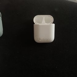 Apple AirPods Charging Case Must Go Asap