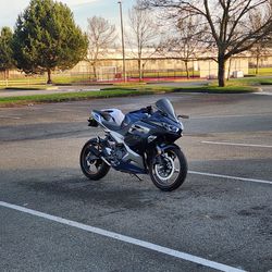  2023 Kawasaki Ninja EX400