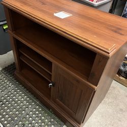 Real Red Oak TV Stand Cabinet (Good condition)