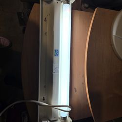 Fluorescent Under-Cabinet / Shop Light Fixture