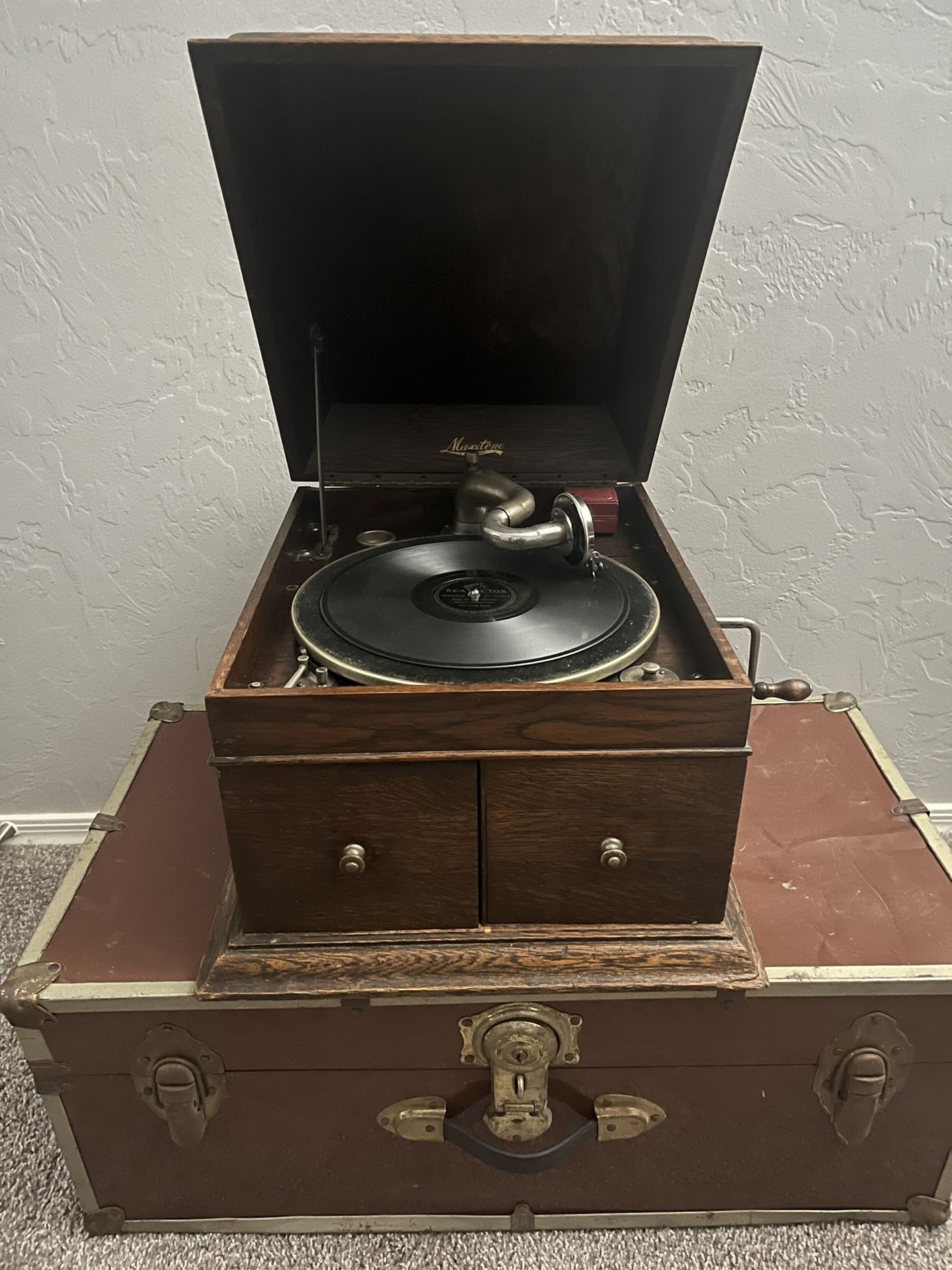 Phonograph