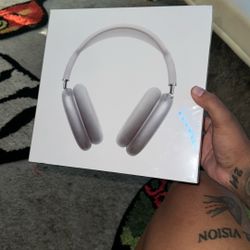 Apple Pro Max Headphones New In Box 📦 
