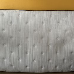 Almost New Full XL Mattress 