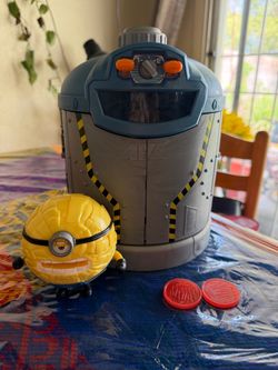 Minion toys