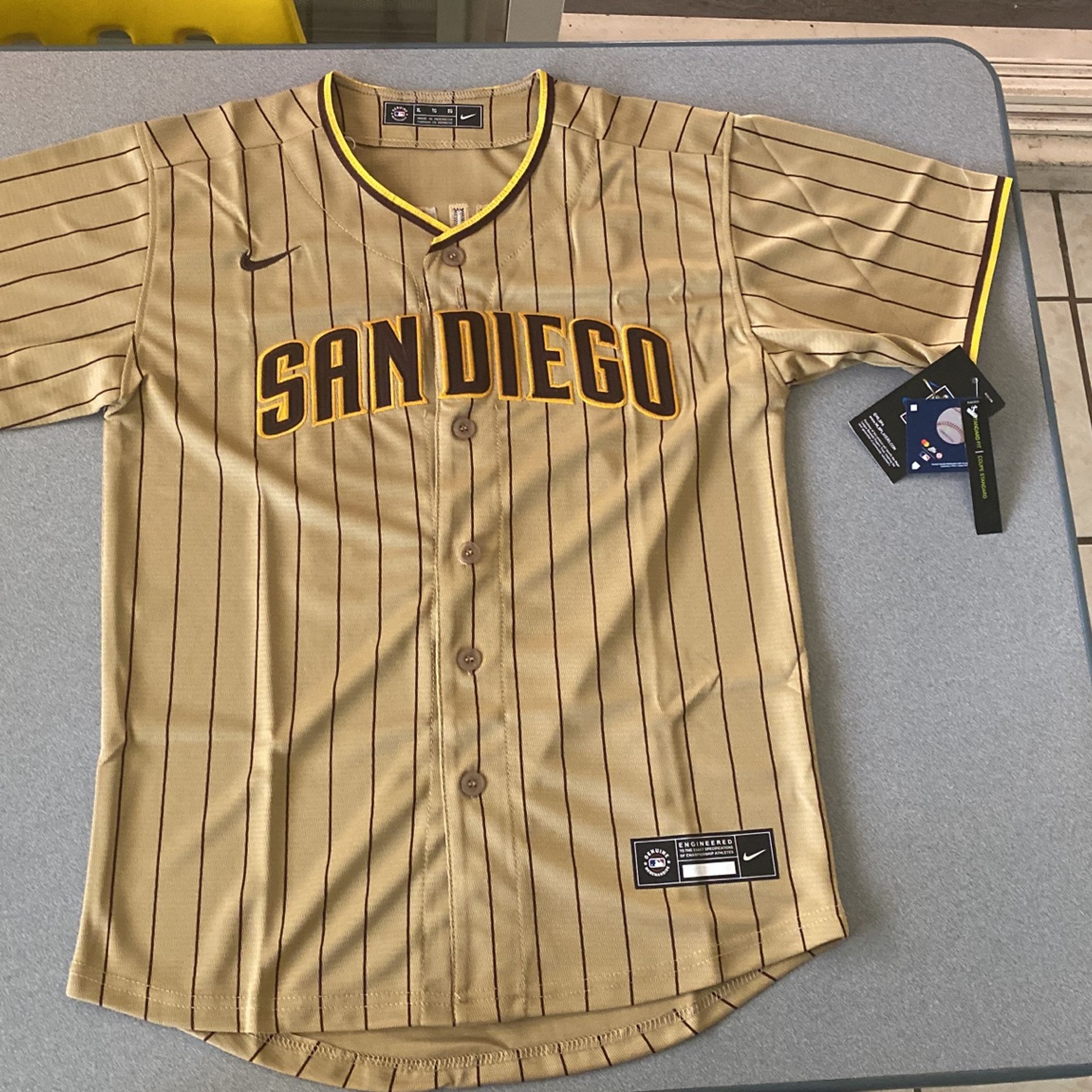 (New) San Diego Padres Youth jersey for Sale in San Diego, CA - OfferUp