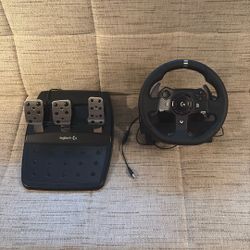 logitech G920 Wheel with Responsive Pedals for Xbox One/PC