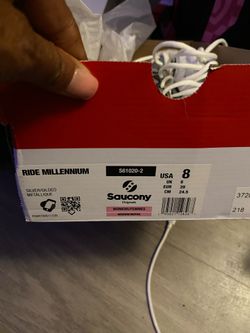 Women’s Saucony tennis shoes
