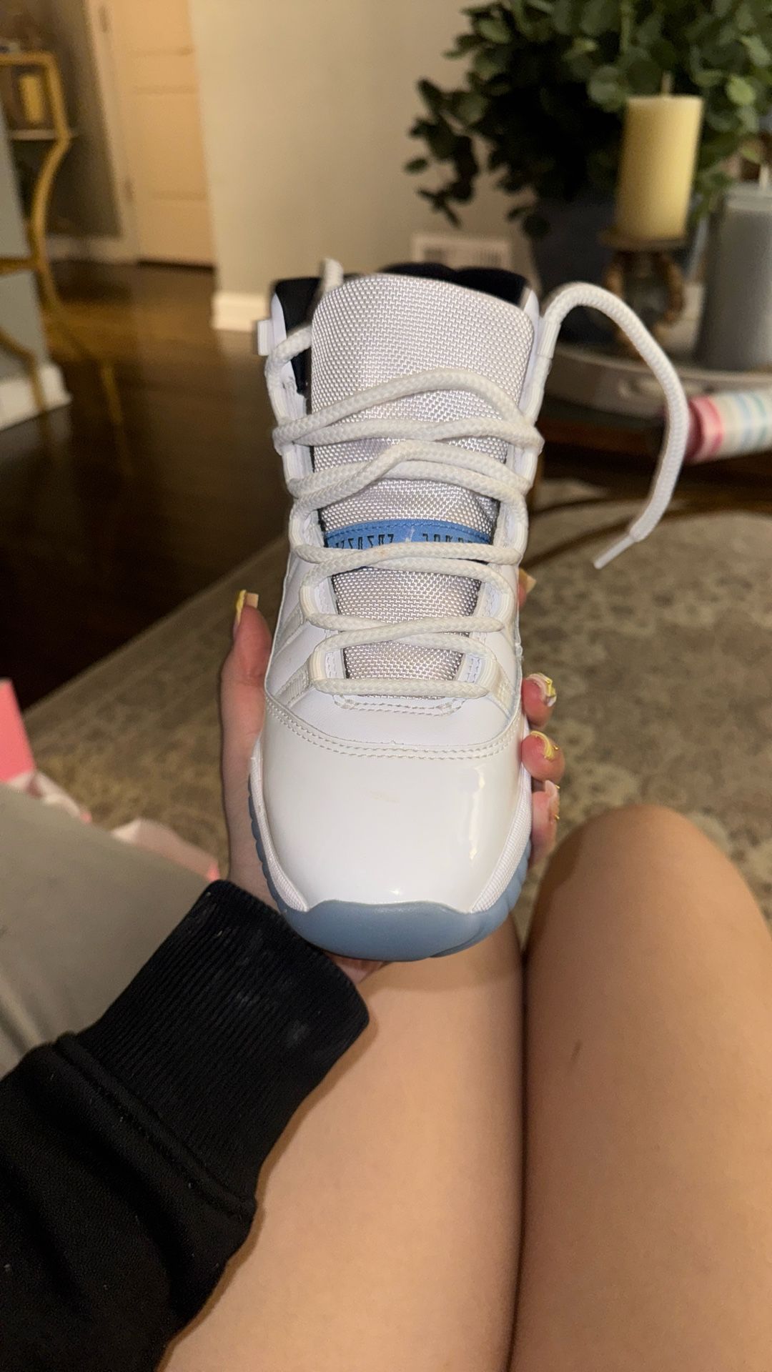 Jordan 11 Retro (GS) ‘Legend Blue” Size 5.5Y