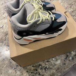 Yeezy Kids Wave Runner 5C