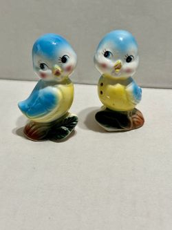 Vintage Lefton Bluebird Salt & Pepper Shakers  Excellent Condition 