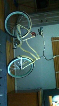 Huffy beach cruiser