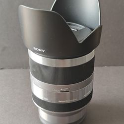 Sony  E-mount 18-200mm F3.5-6.3 OSS Lens (Silver) Hood (ALC-SH109) 