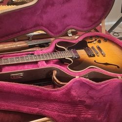 Gibson ES-335 Guitar & Case
