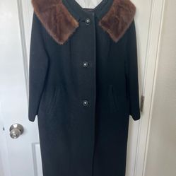 Vintage Cashmere Coat with Fur Collar -Timeless